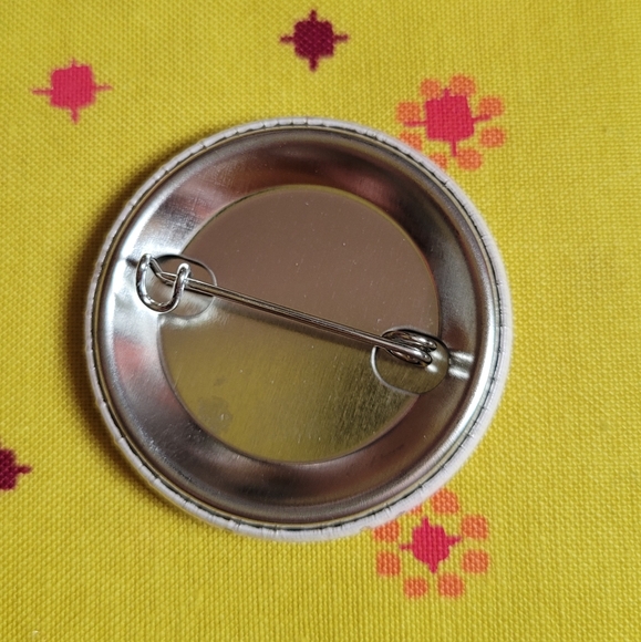 Sakura Cardcaptor Kero 1.5" round badge pin - Picture 2 of 5